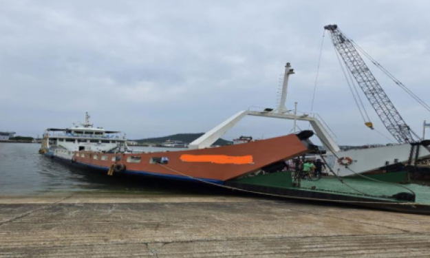 NA-LCT196 – 2001 BLT / LOA 57.8 / 32 CARS / 164 PAX - LCT DAY FERRY